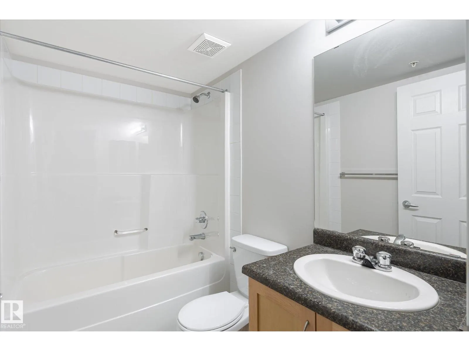 #111 40 SUMMERWOOD BV