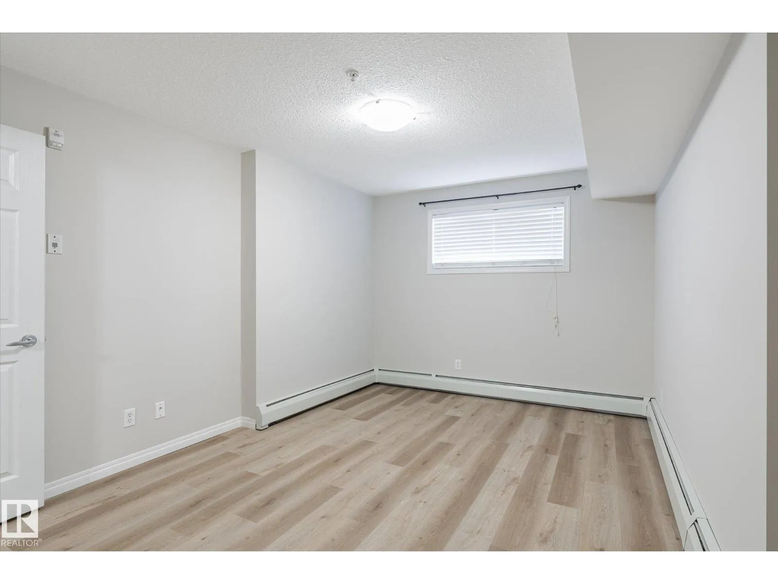 #111 40 SUMMERWOOD BV