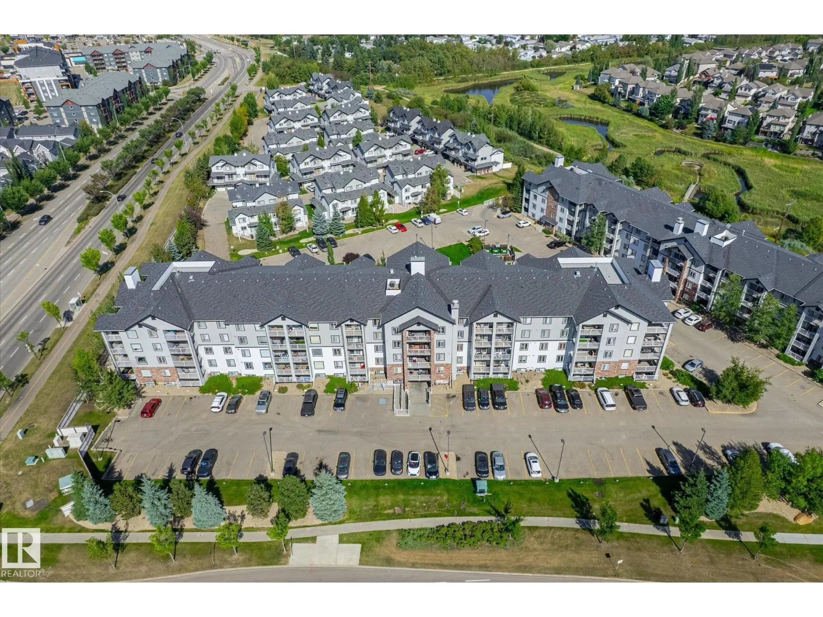 #111 40 SUMMERWOOD BV