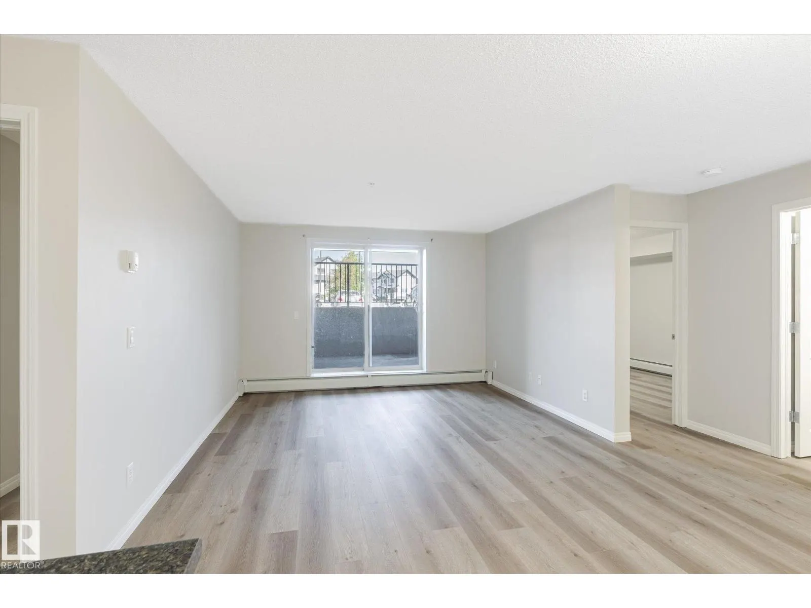 #111 40 SUMMERWOOD BV