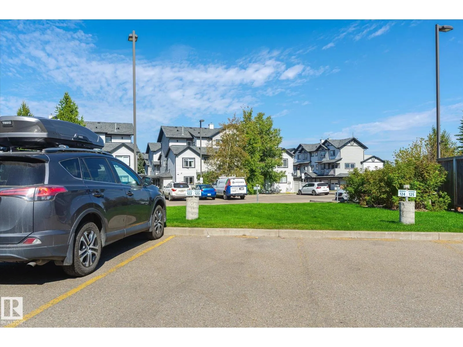 #111 40 SUMMERWOOD BV