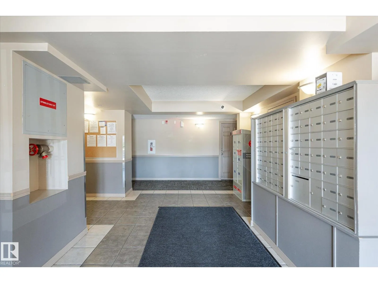 #111 40 SUMMERWOOD BV