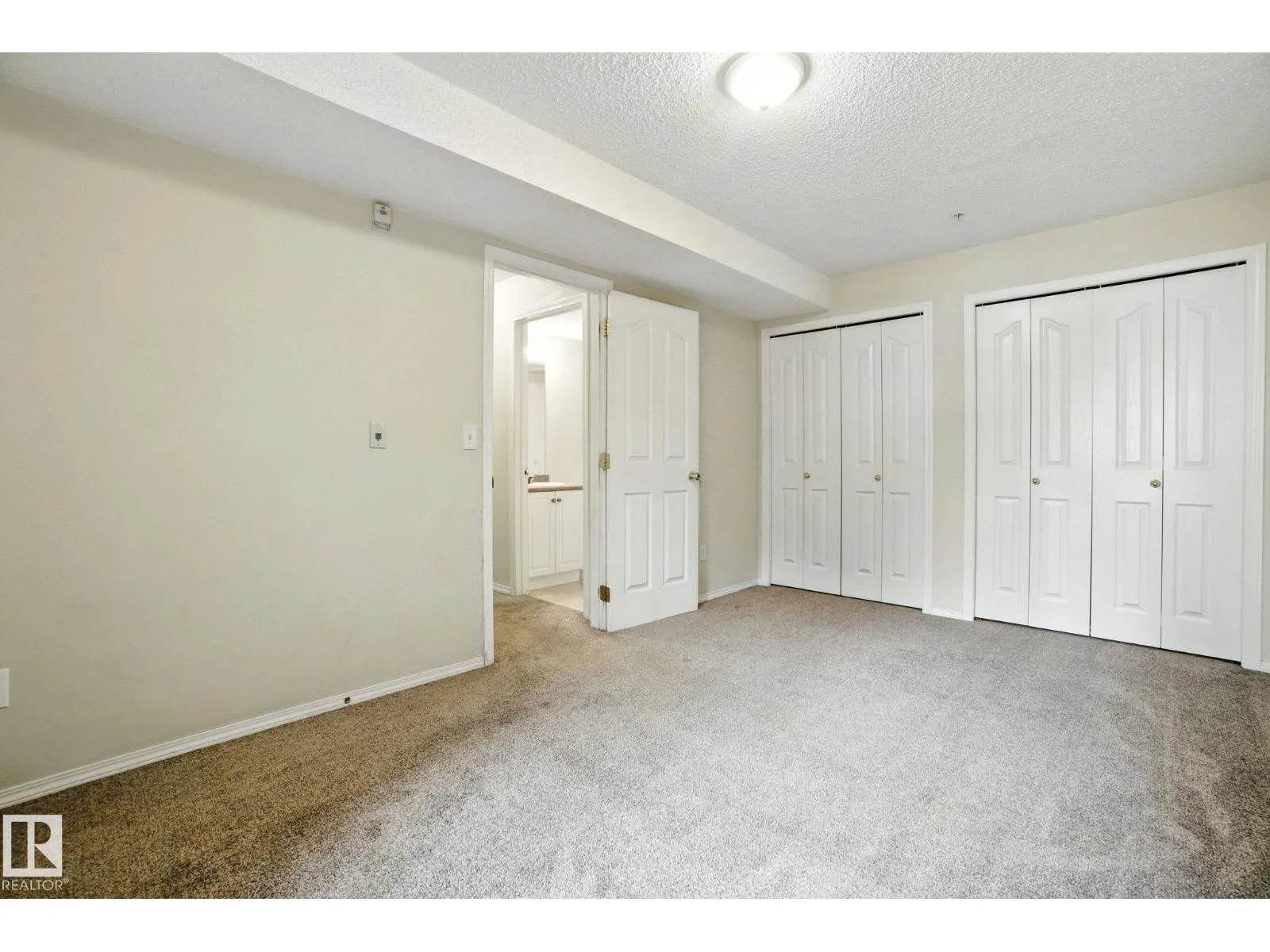 #2207 11214 80 ST NW