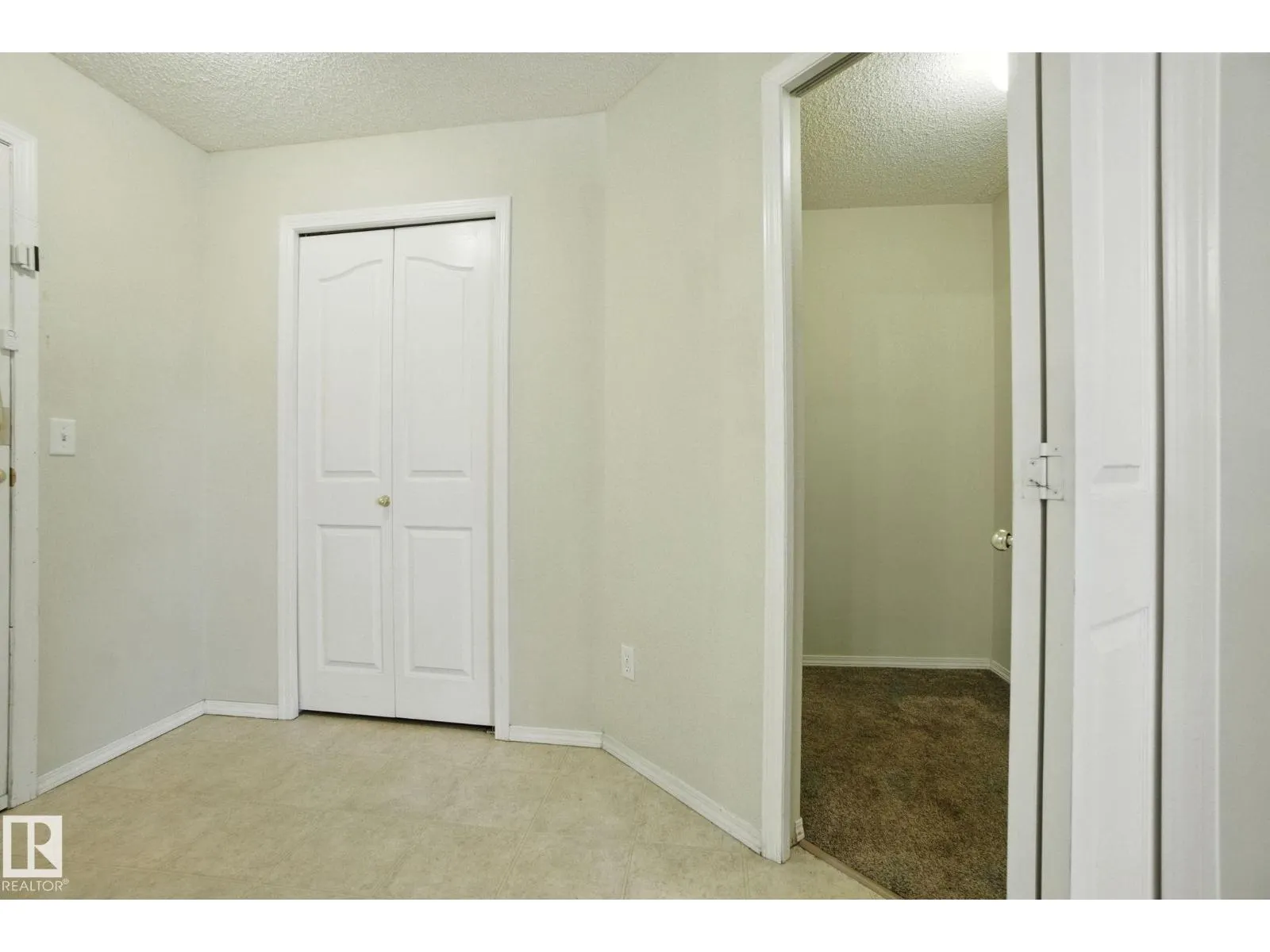 #2207 11214 80 ST NW