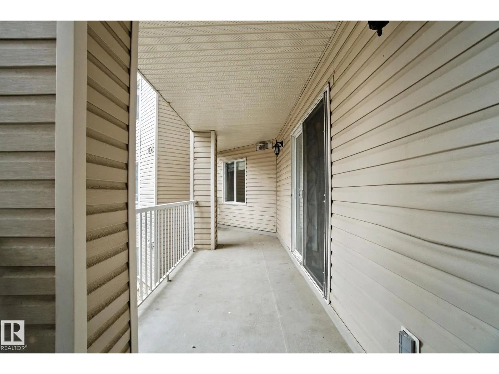 #2207 11214 80 ST NW
