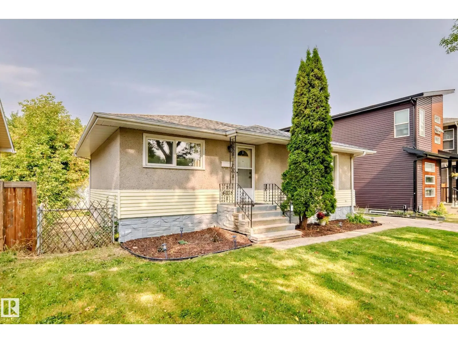 4038 113 AV NW