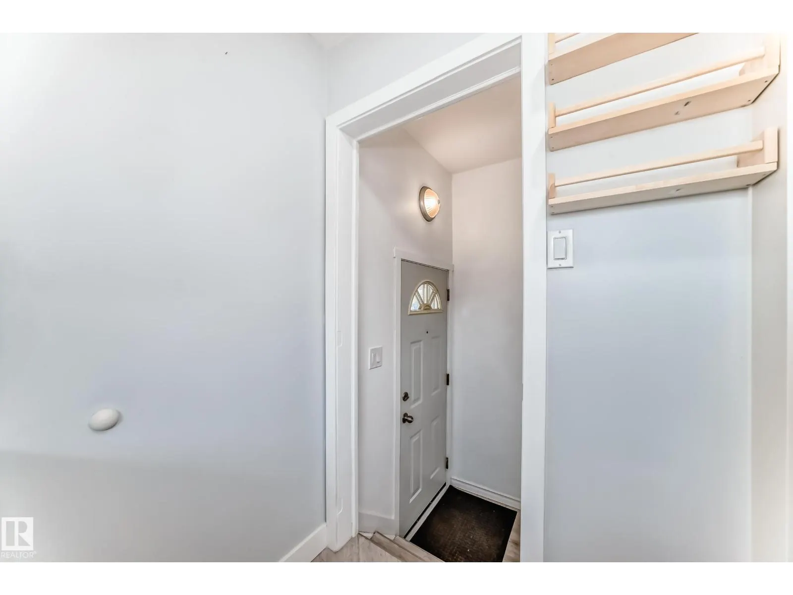 4038 113 AV NW