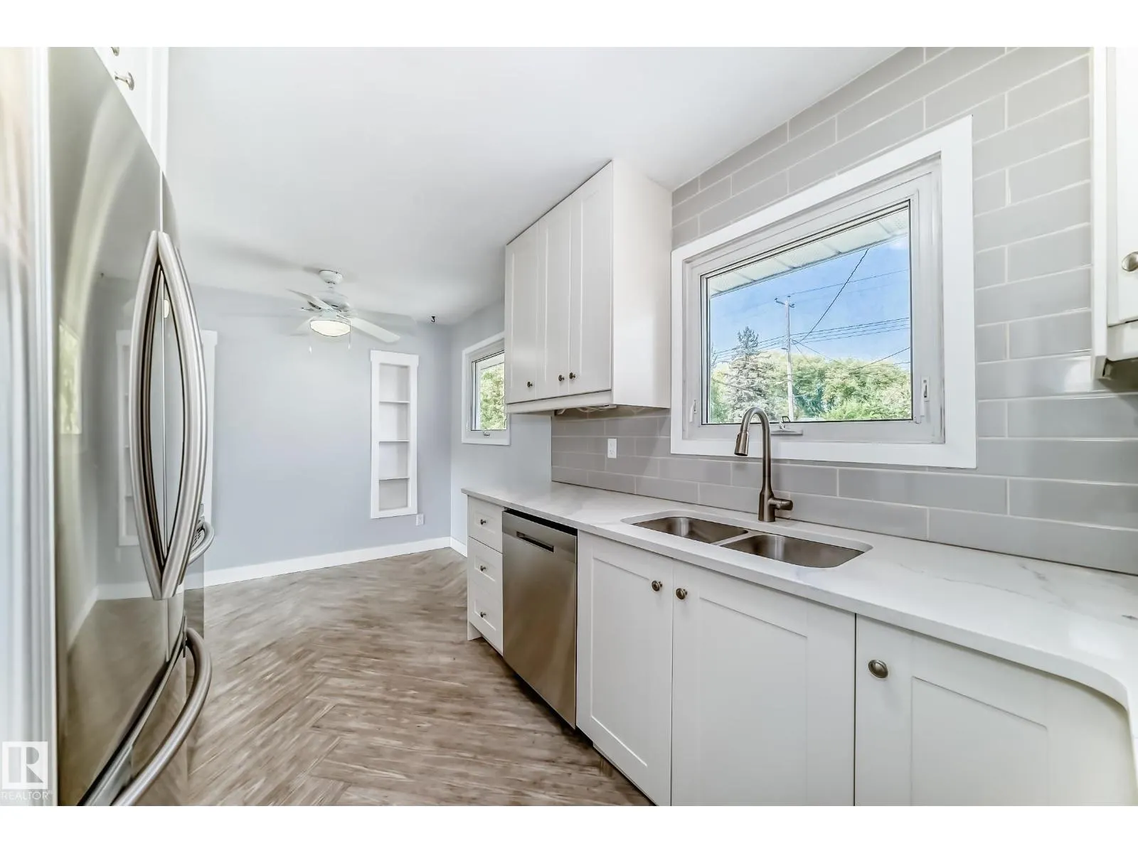 4038 113 AV NW