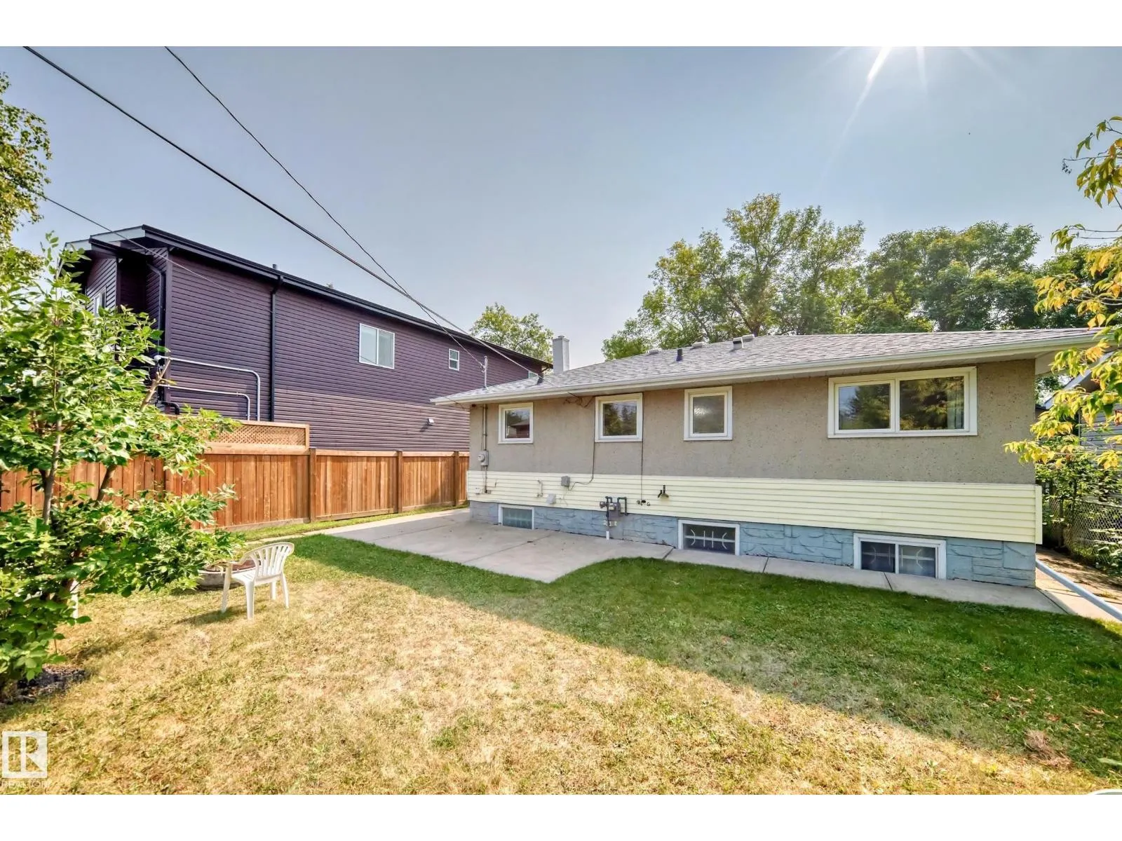 4038 113 AV NW