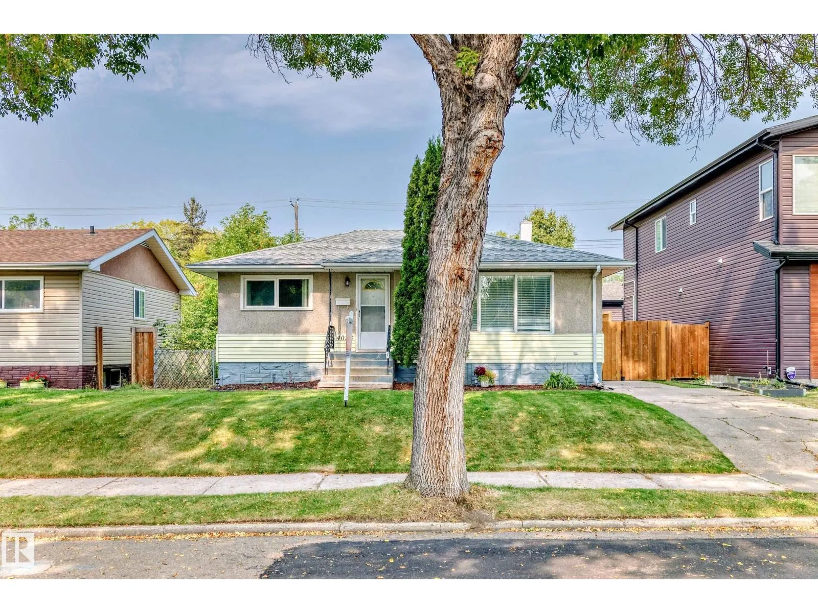 4038 113 AV NW
