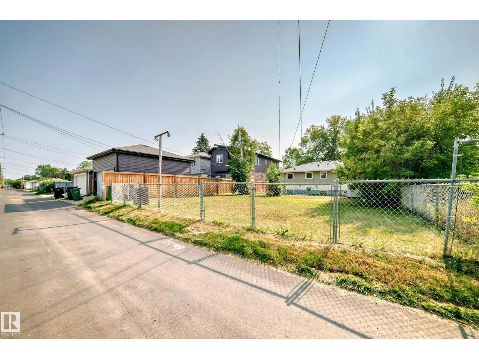 4038 113 AV NW