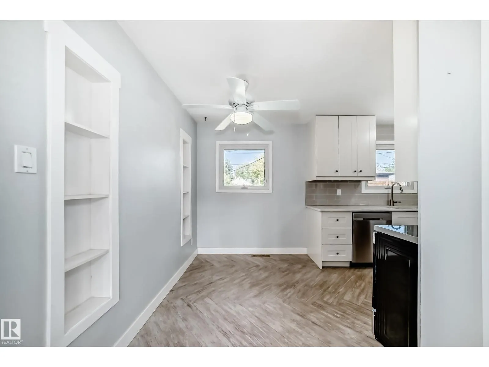 4038 113 AV NW