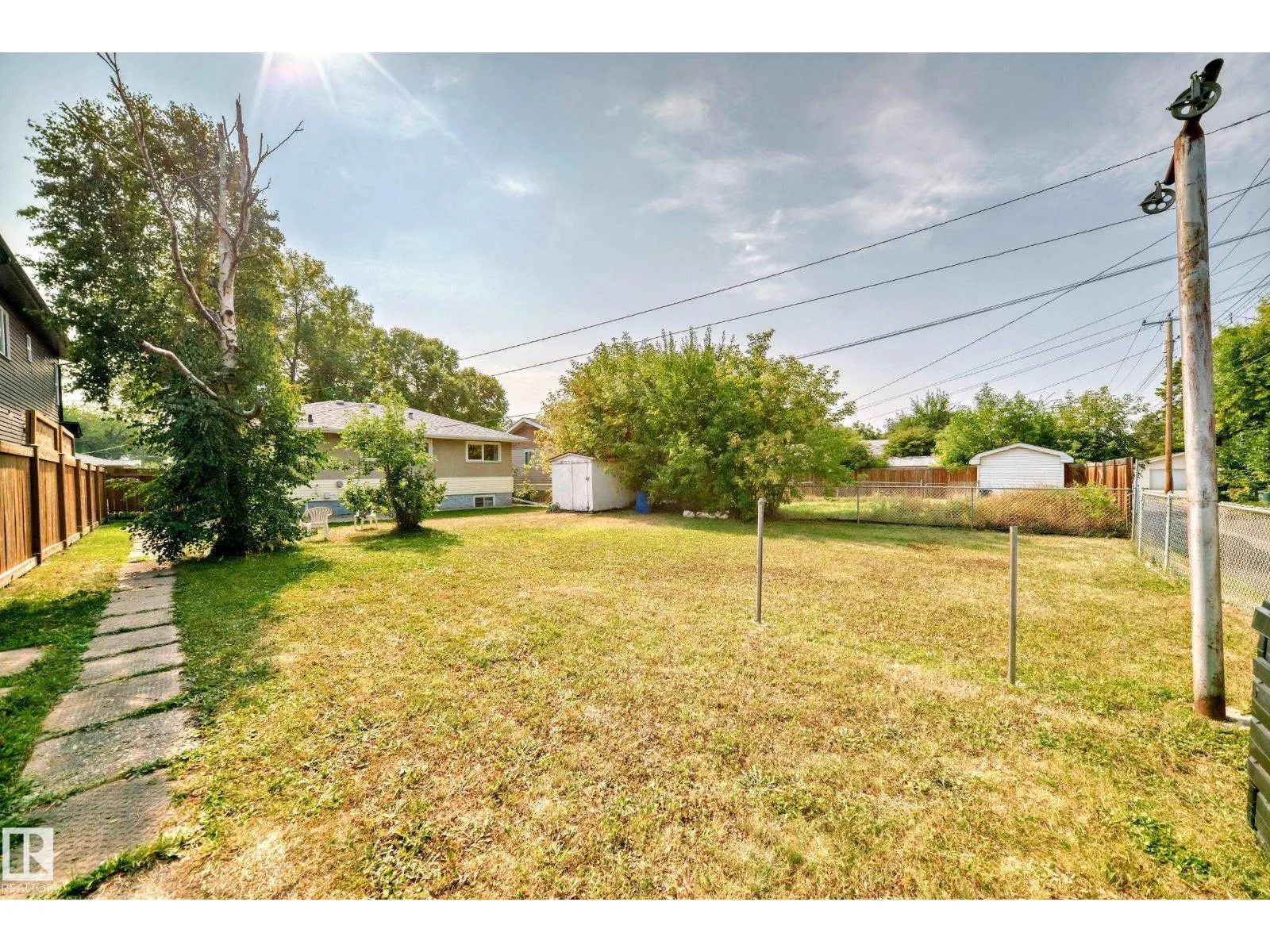 4038 113 AV NW