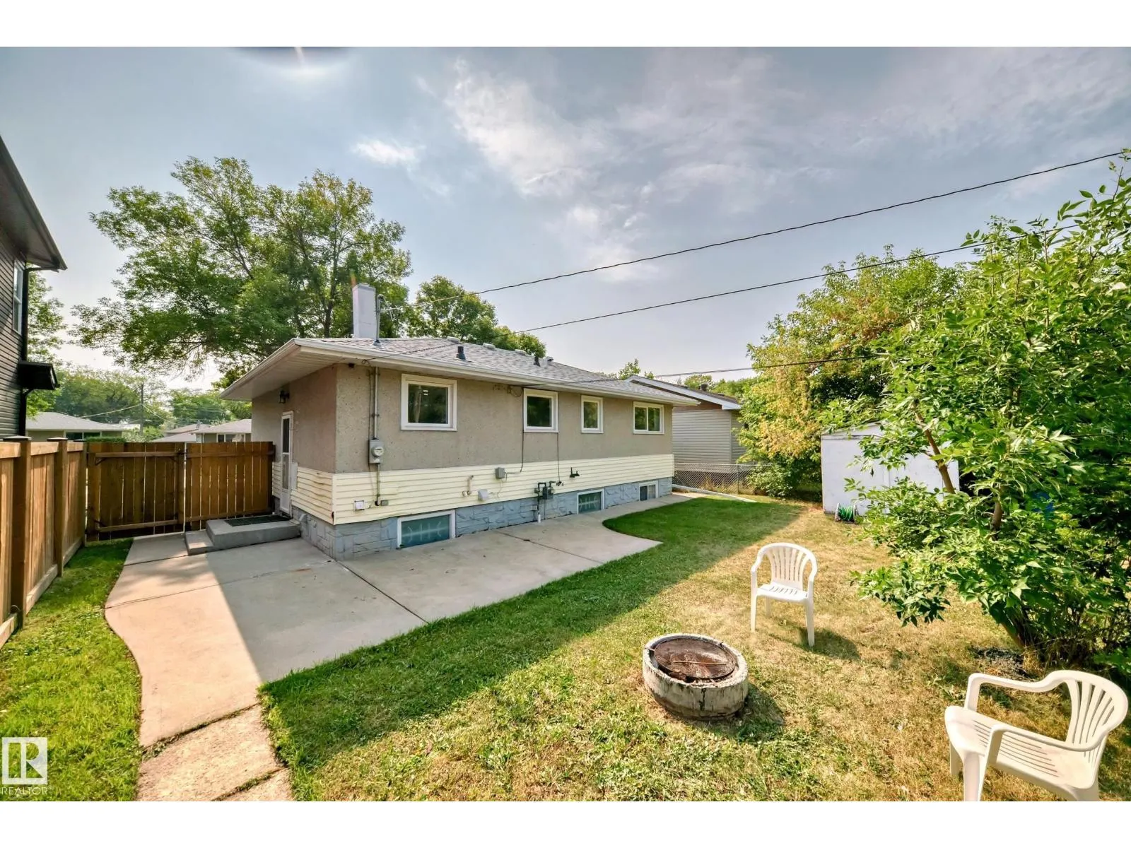 4038 113 AV NW