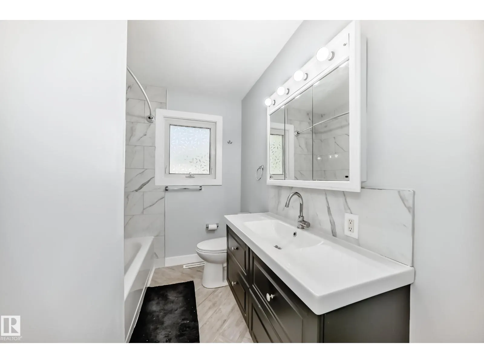 4038 113 AV NW