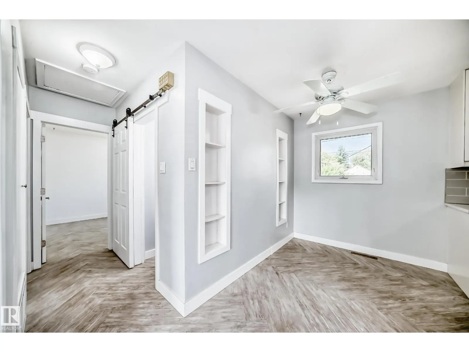 4038 113 AV NW