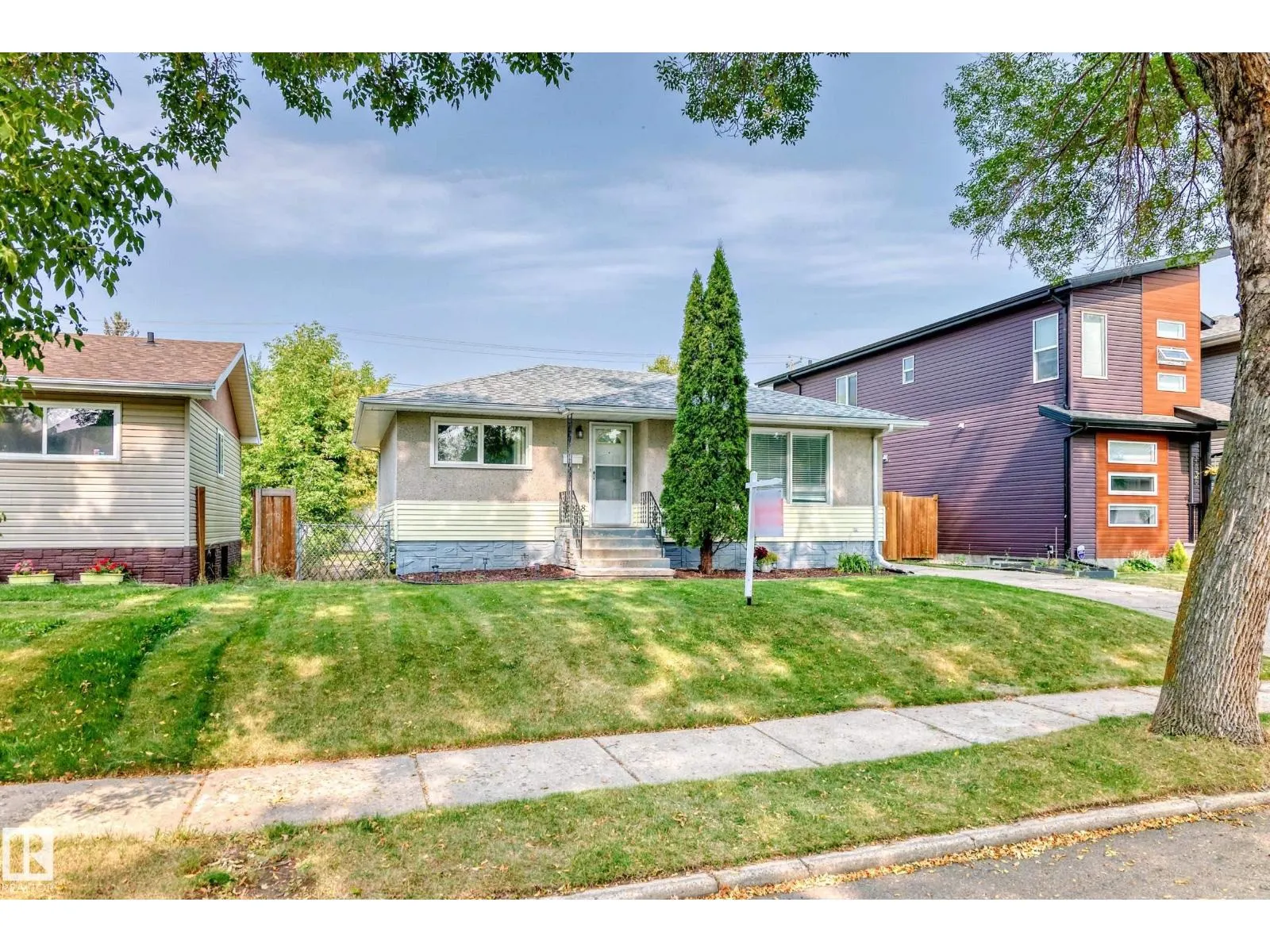 4038 113 AV NW