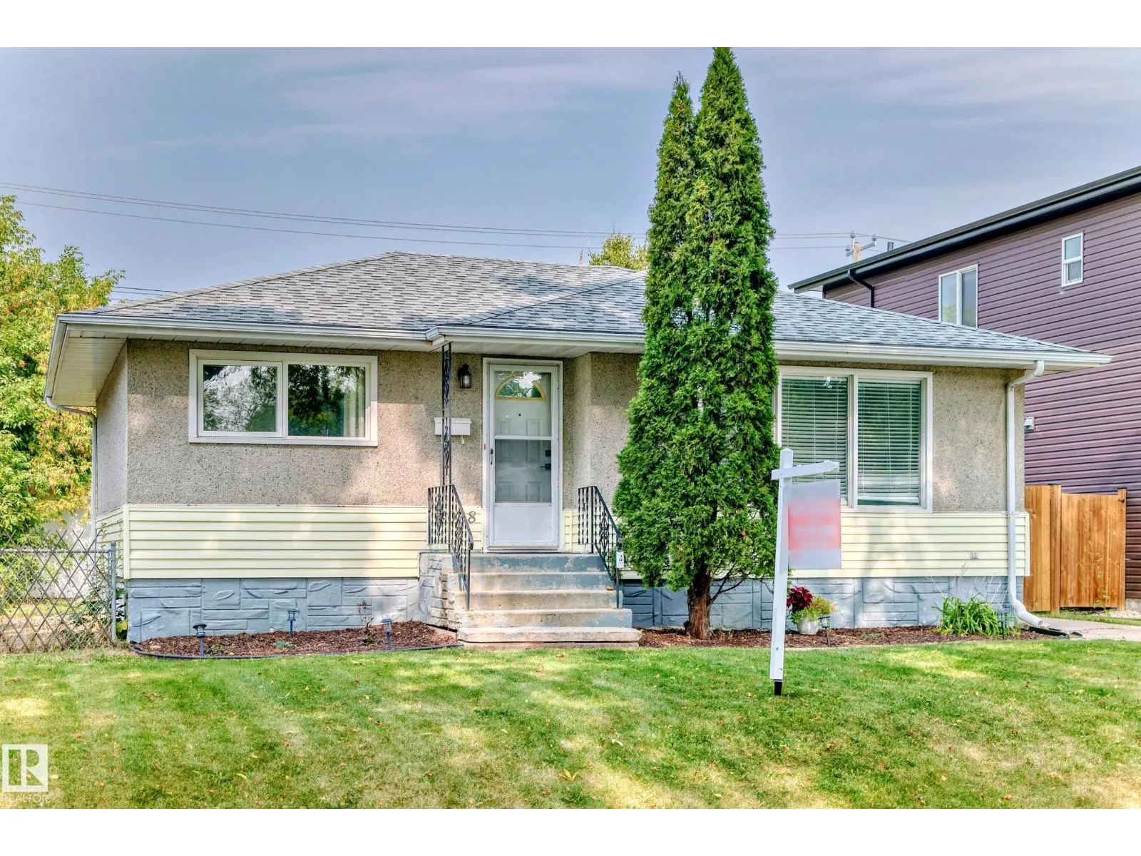 4038 113 AV NW