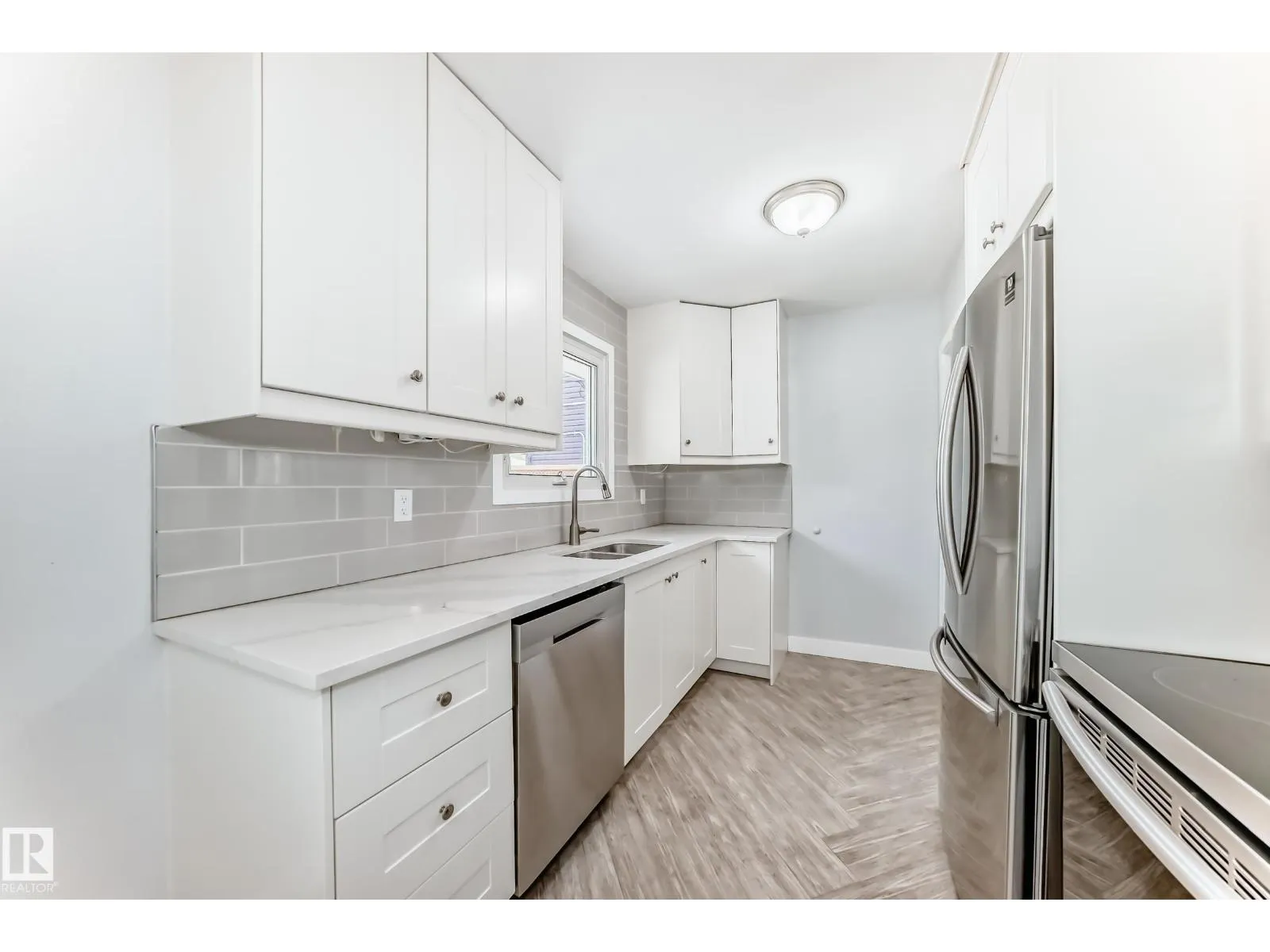 4038 113 AV NW