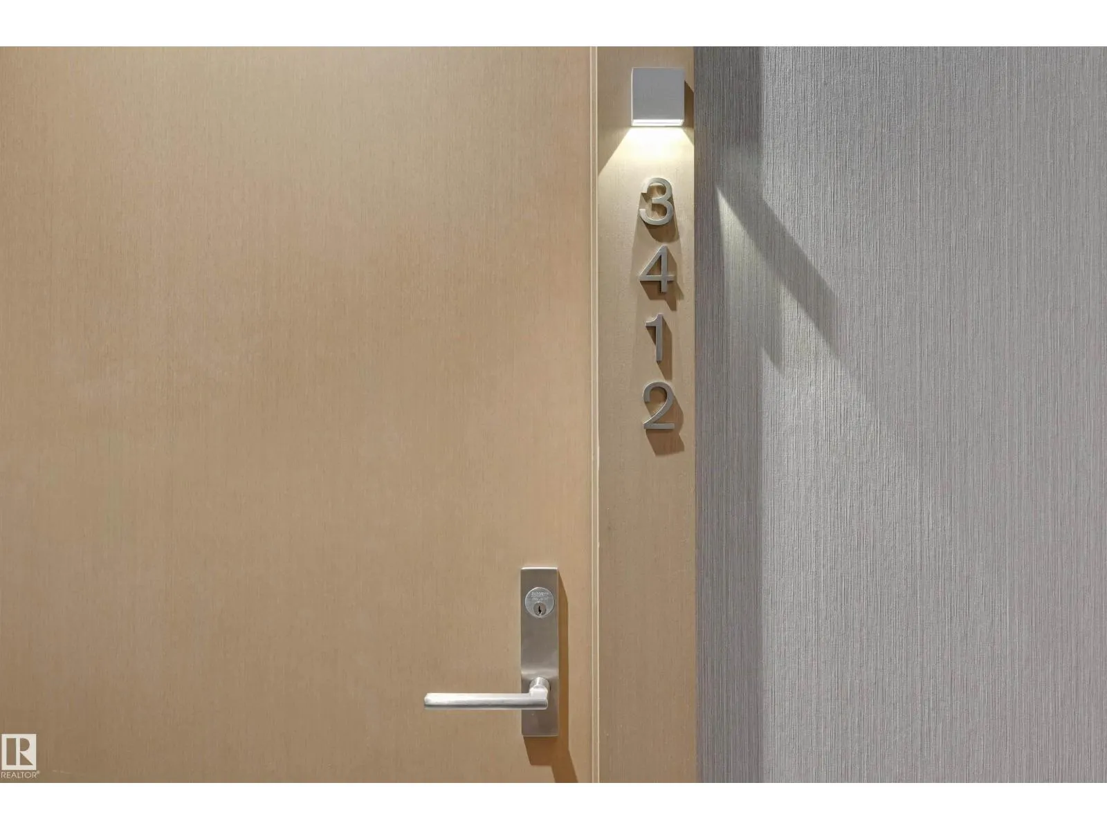 #3412 10360 102 ST NW