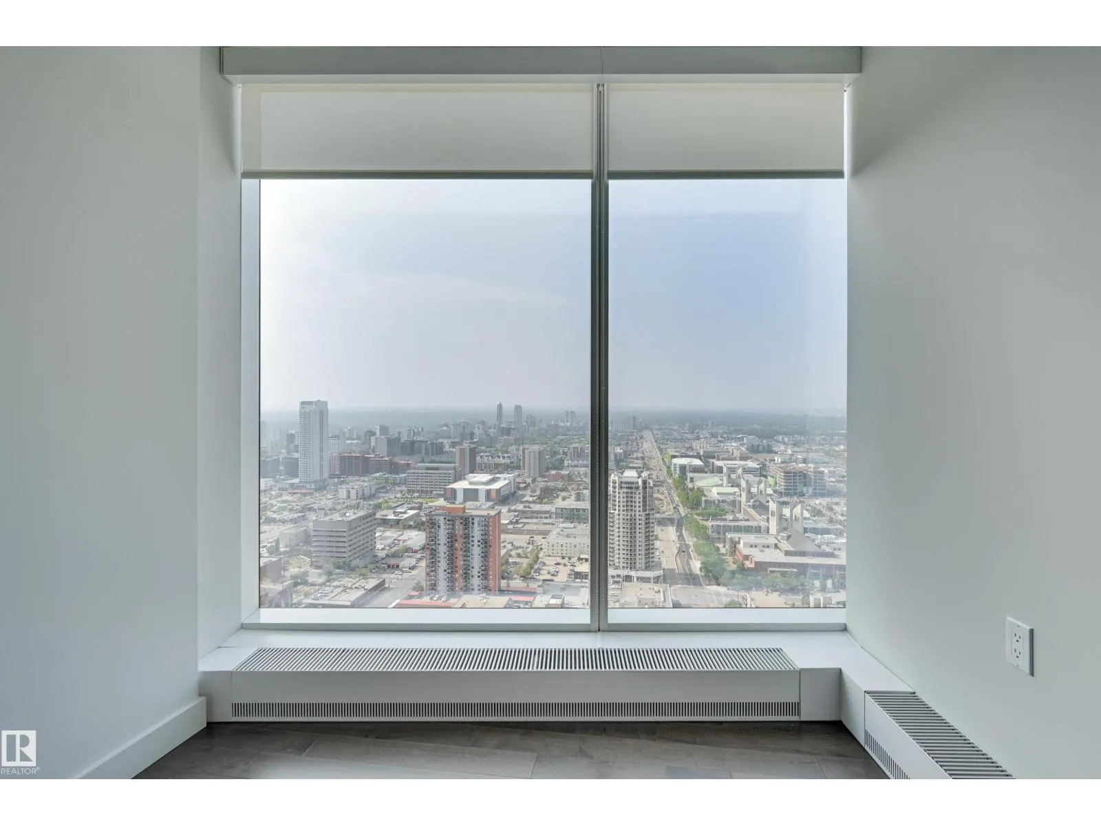 #3412 10360 102 ST NW