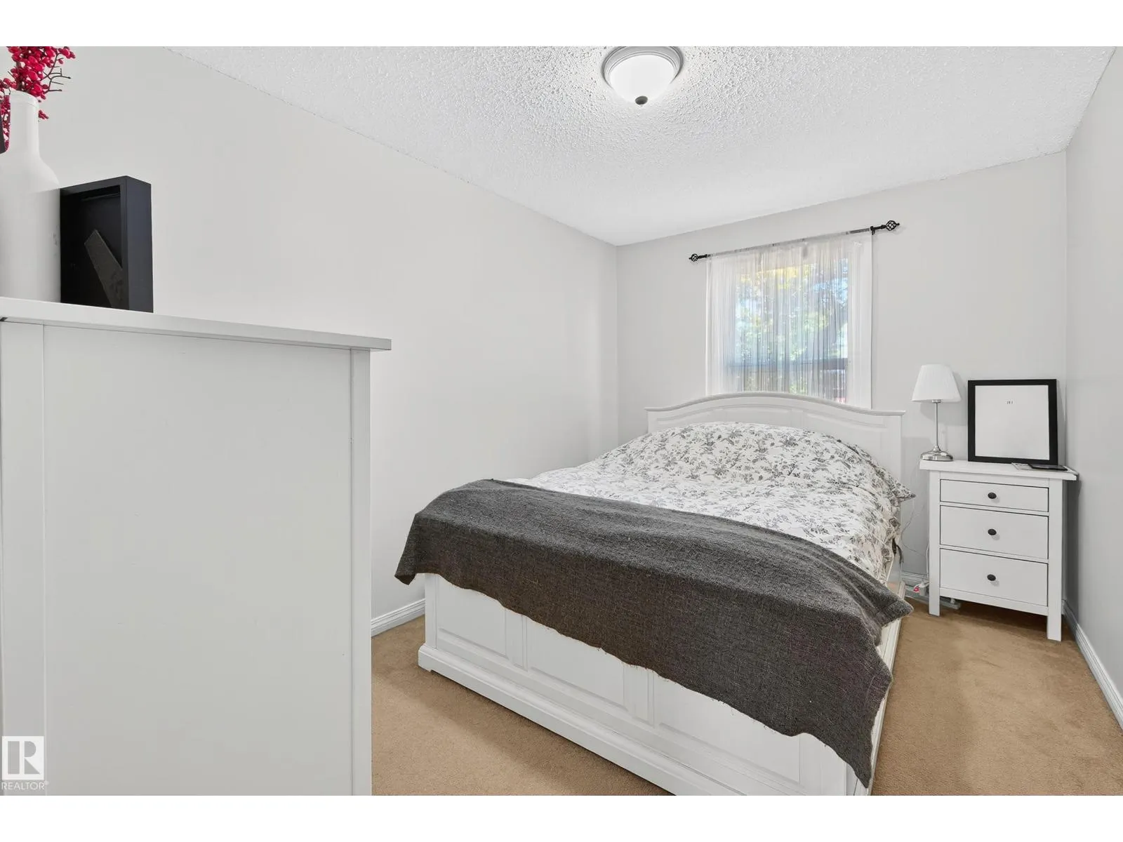 13892 24 ST NW