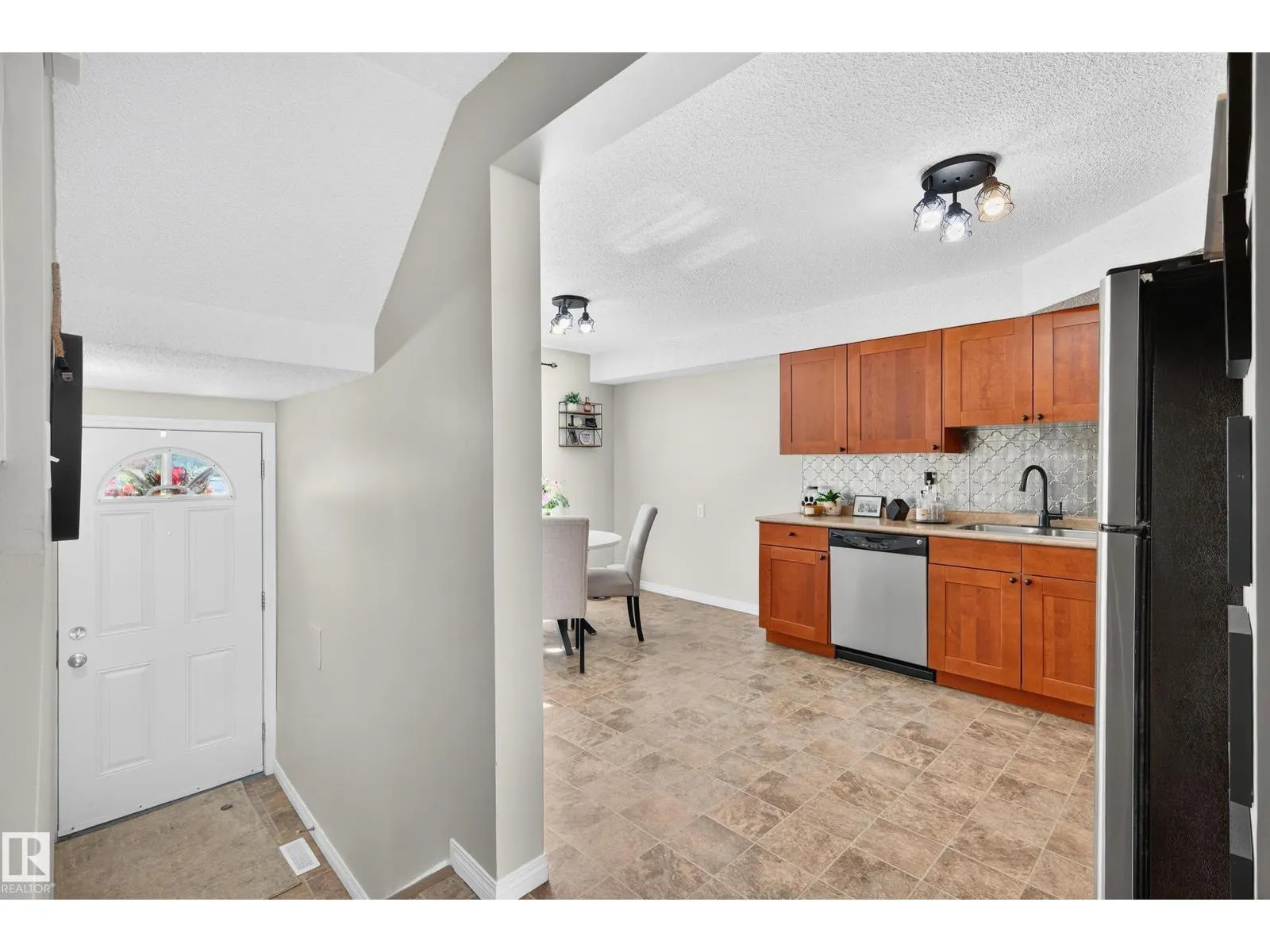 13892 24 ST NW