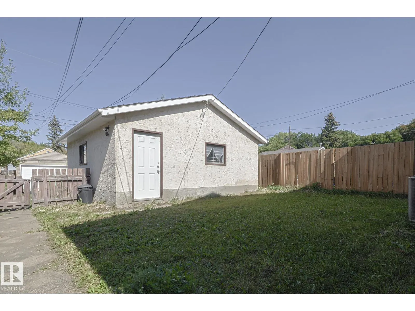 9308A & 9308B 109A AV NW