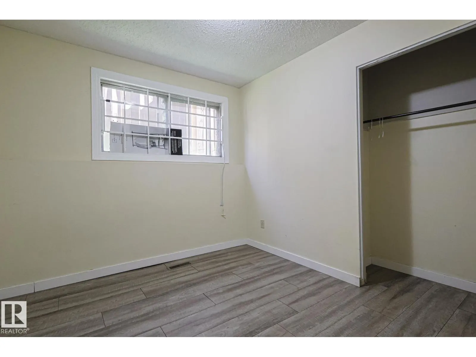 9308A & 9308B 109A AV NW