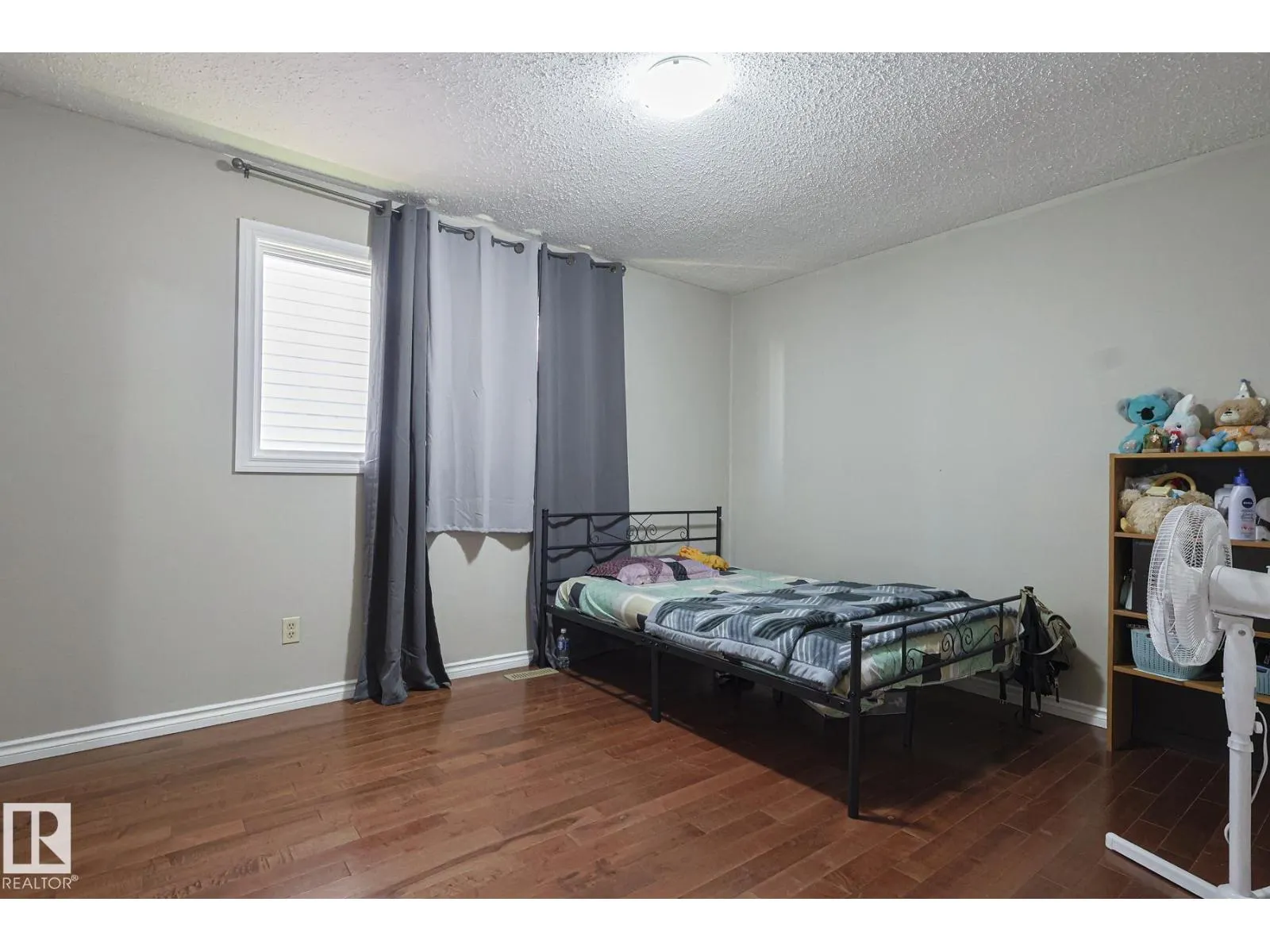 9308A & 9308B 109A AV NW