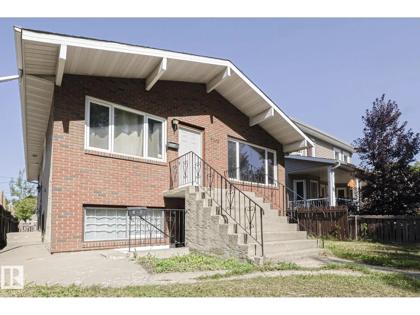 9308A & 9308B 109A AV NW