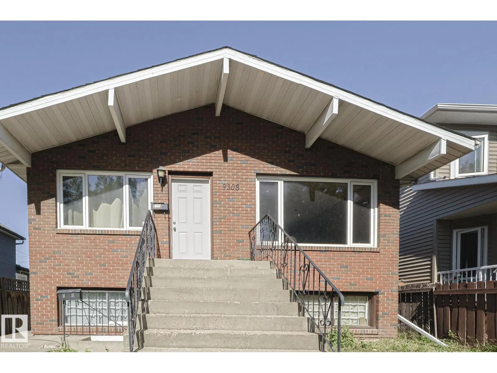 9308A & 9308B 109A AV NW