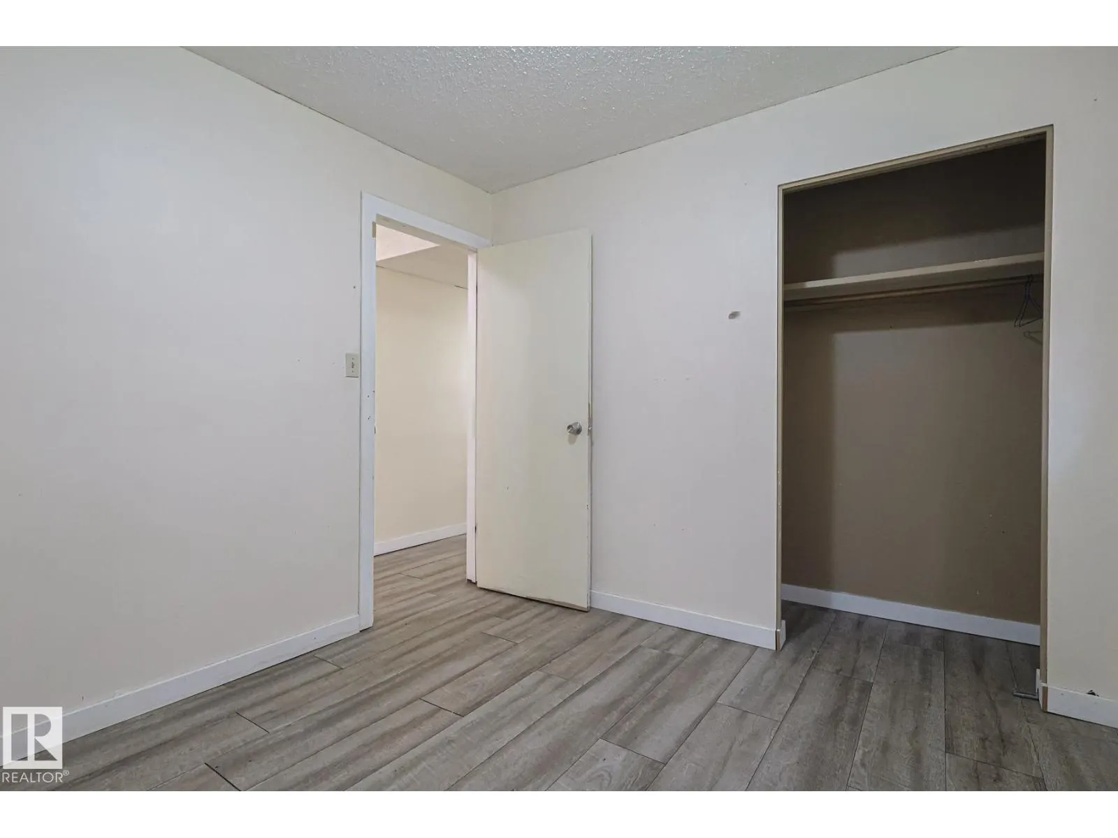 9308A & 9308B 109A AV NW