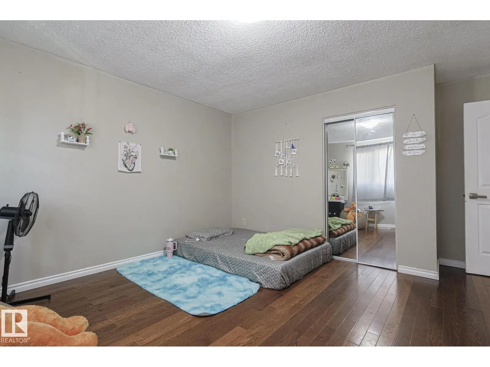 9308A & 9308B 109A AV NW