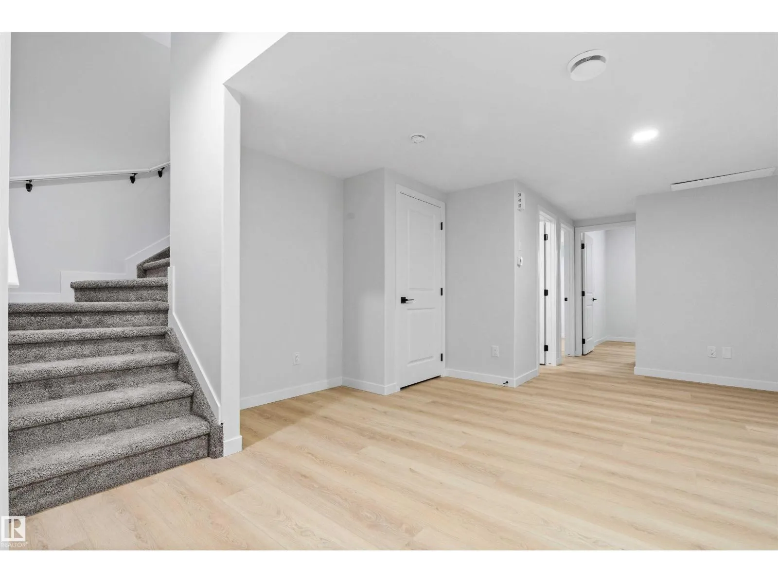 6373 KING WD SW