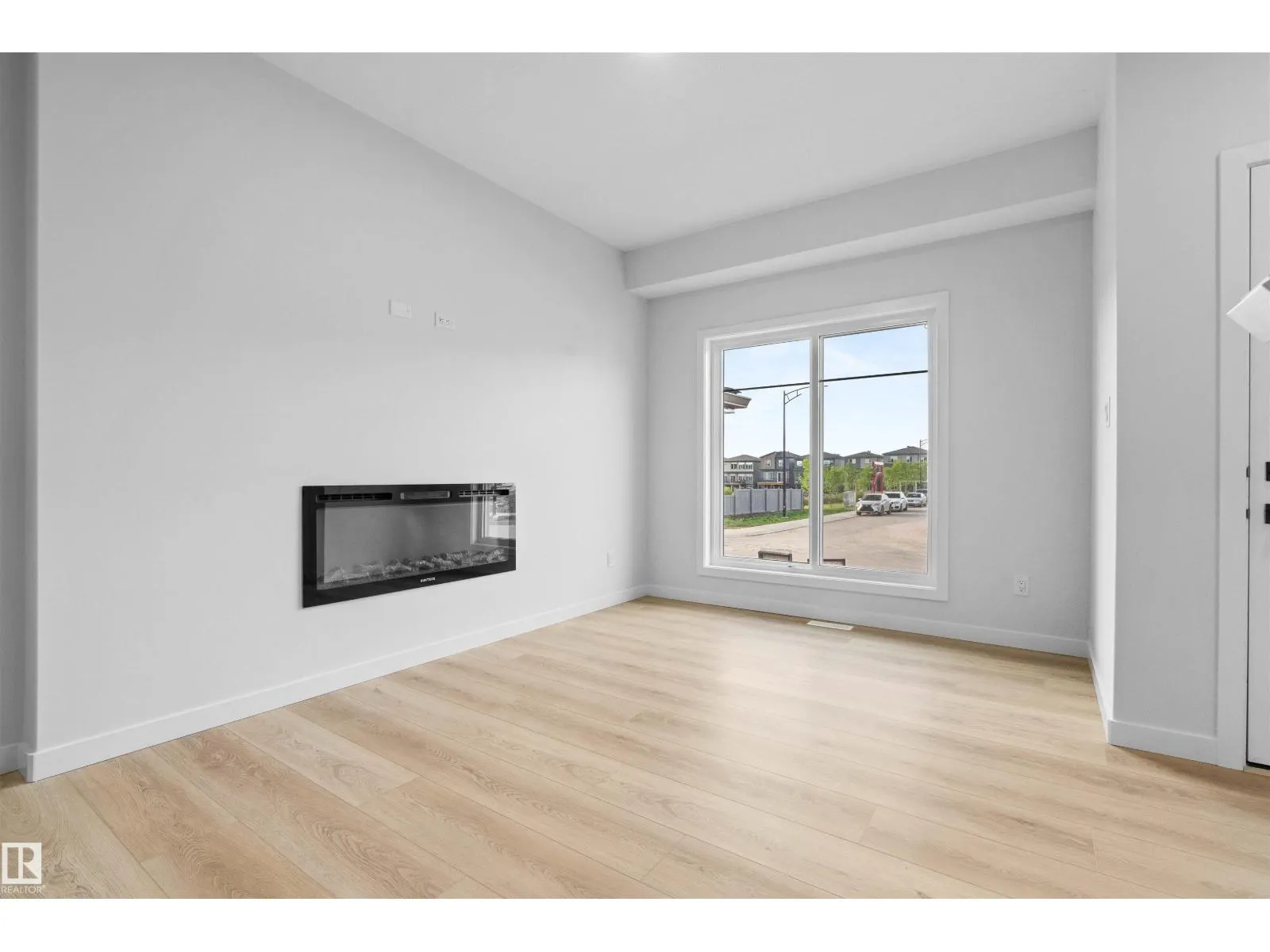 6373 KING WD SW