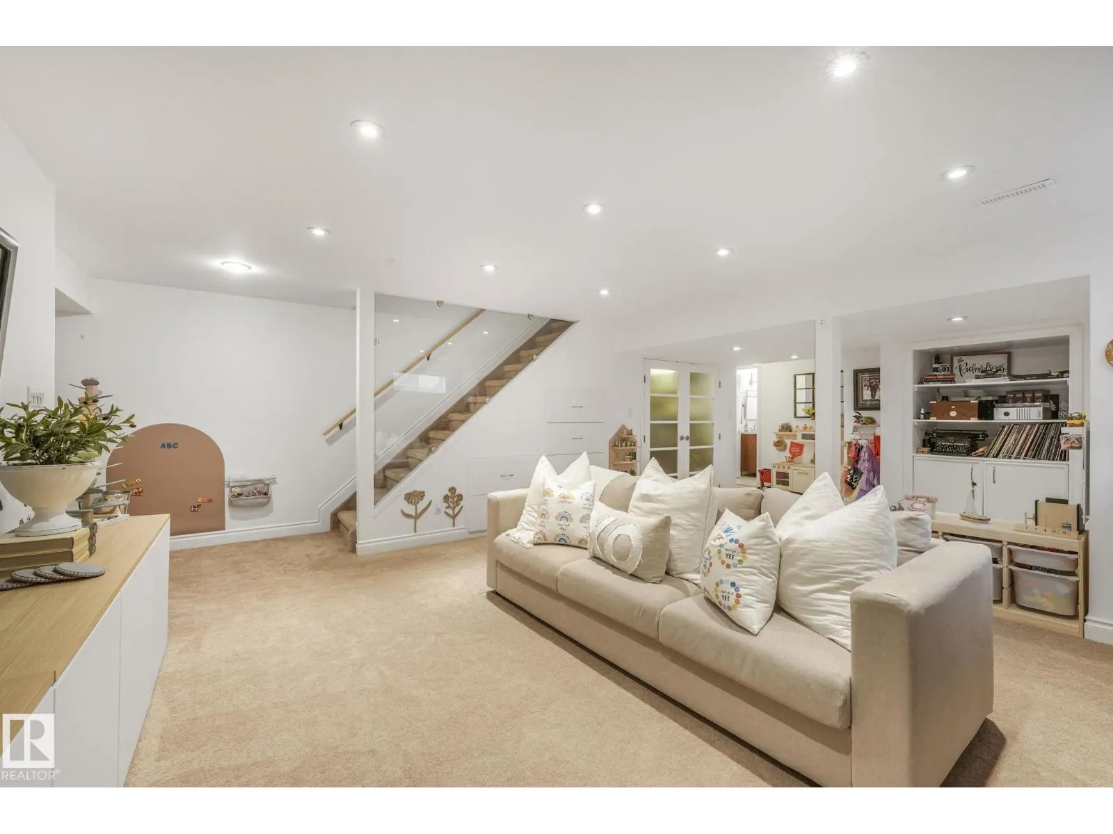 6 WHEATSTONE CR