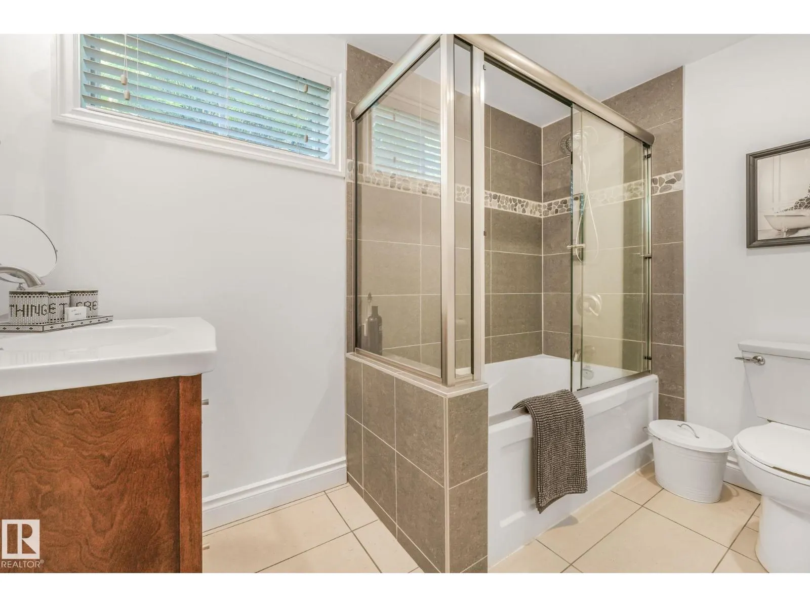 6 WHEATSTONE CR