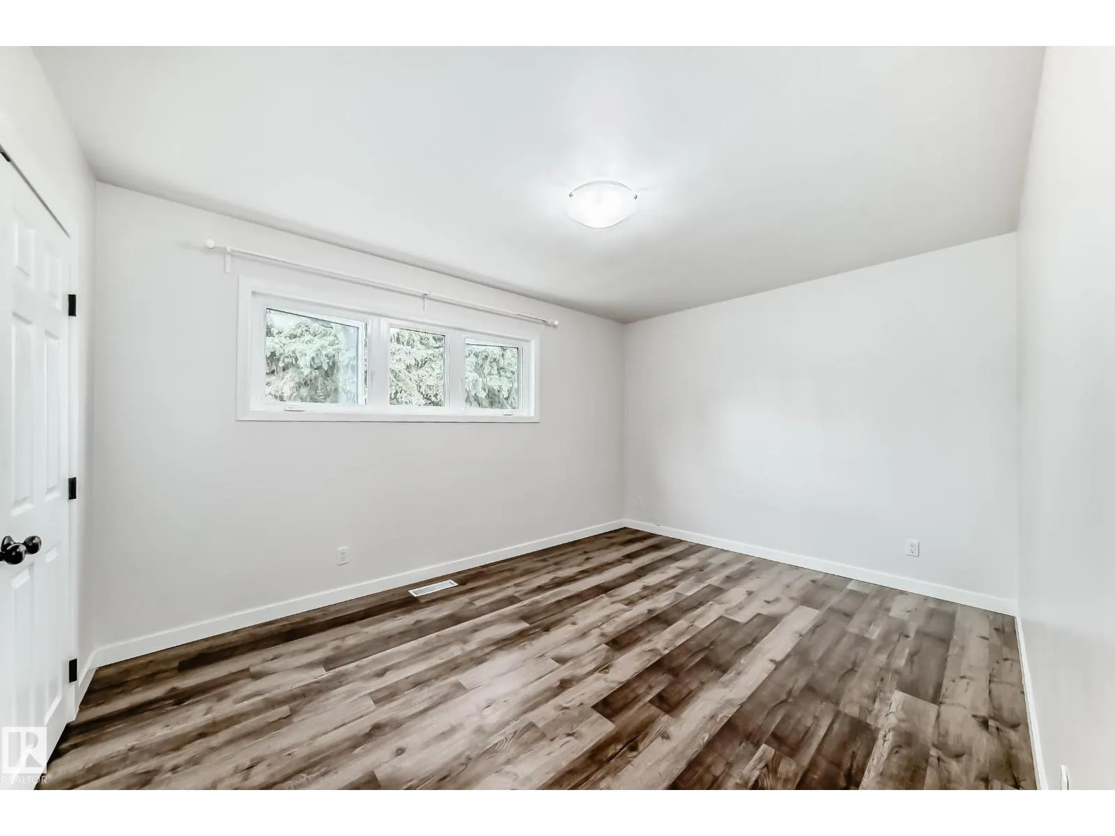 8415 72 ST NW