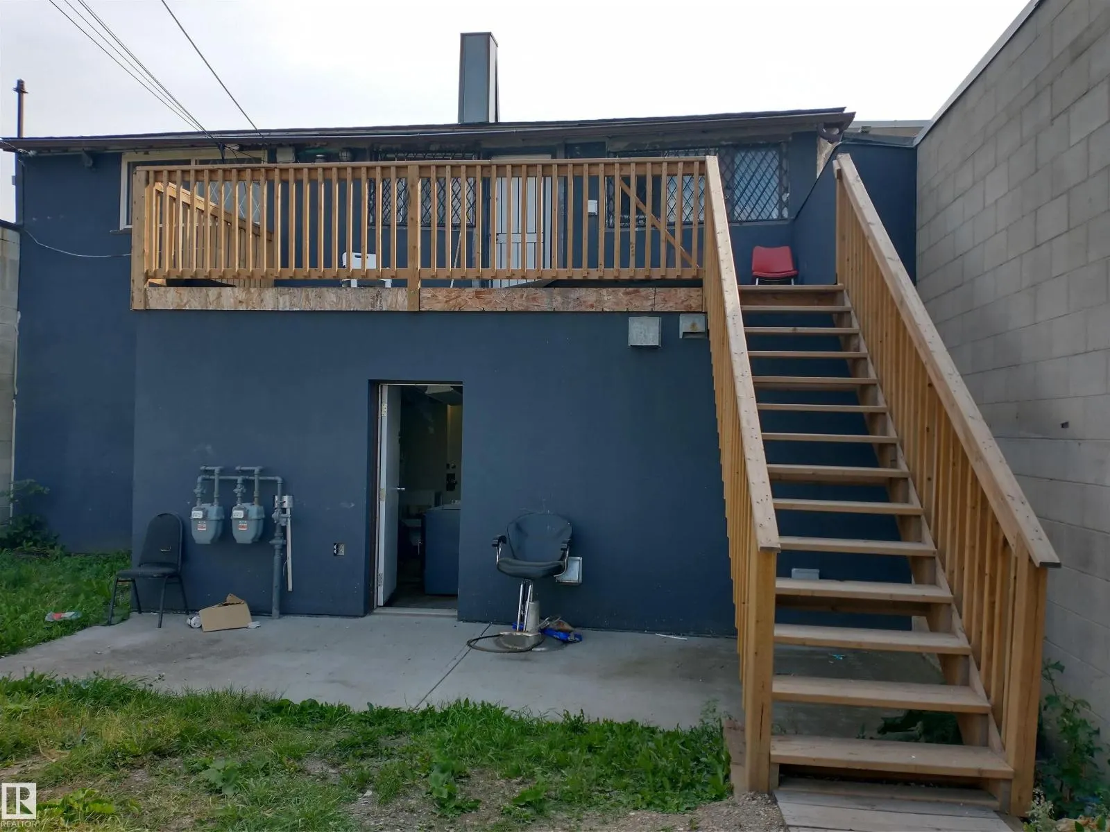 9424 111 AV NW