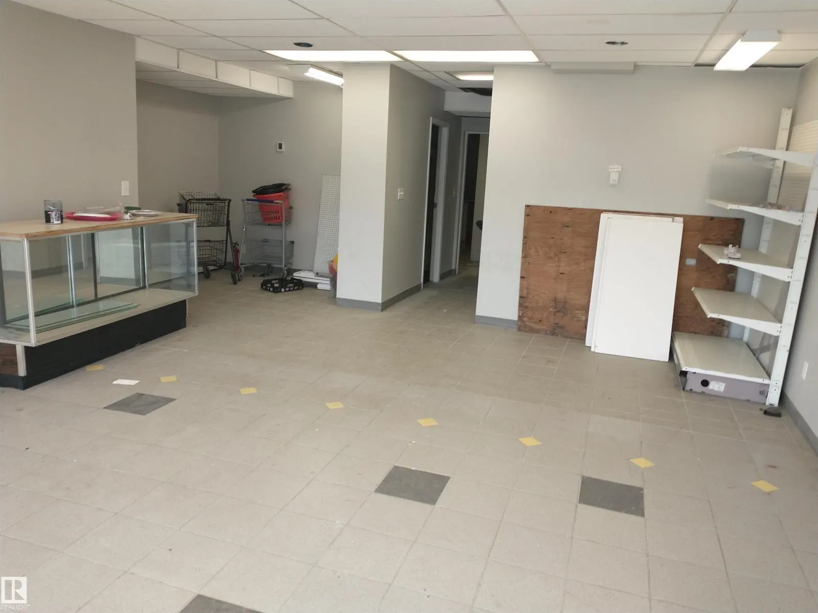 9424 111 AV NW