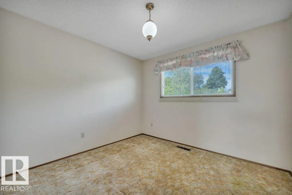 3520 103 AV NW