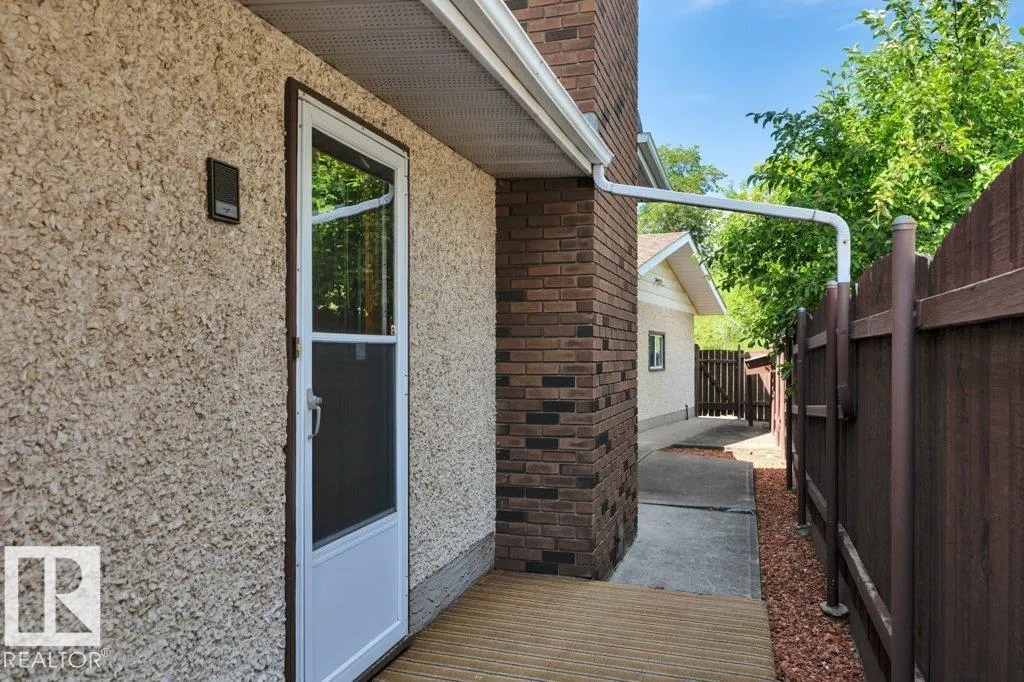 3520 103 AV NW