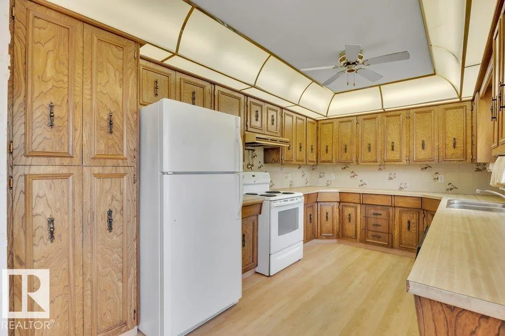 3520 103 AV NW