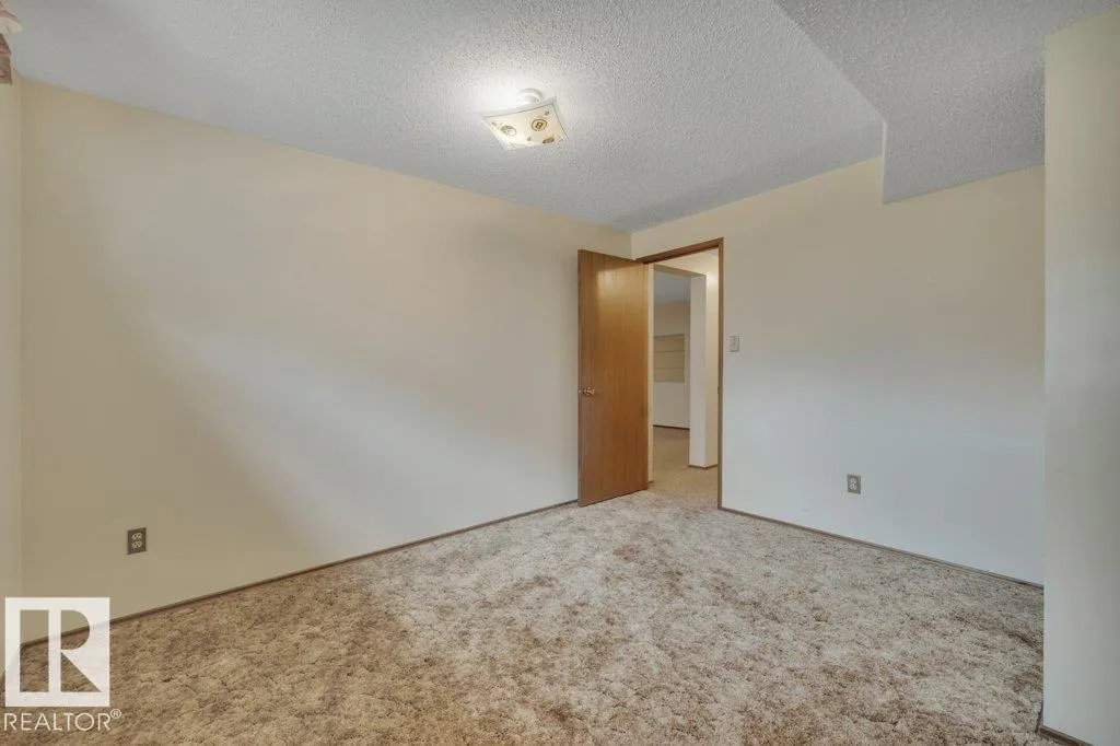 3520 103 AV NW