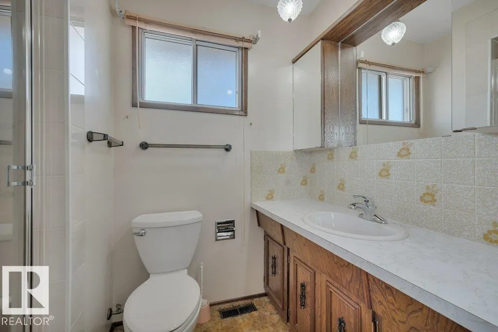 3520 103 AV NW