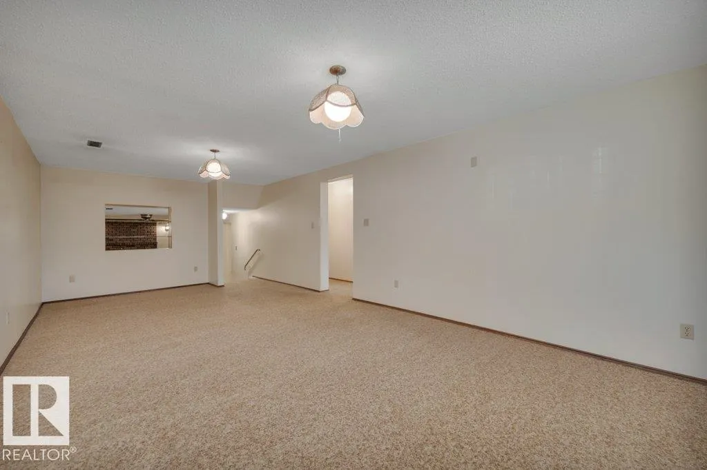 3520 103 AV NW