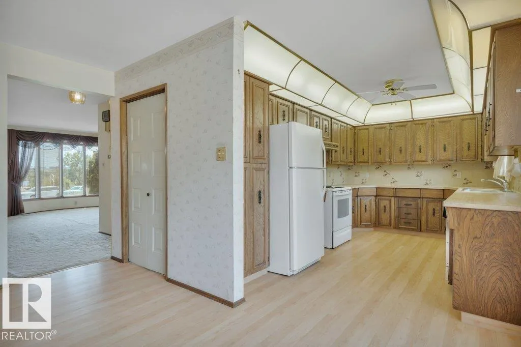 3520 103 AV NW