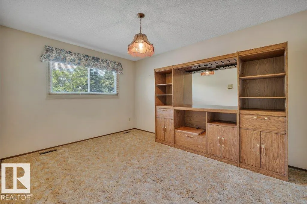 3520 103 AV NW