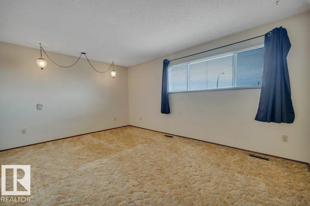 3520 103 AV NW